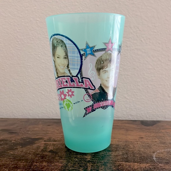 Rare High School Musical Cup - Picture 2 of 10